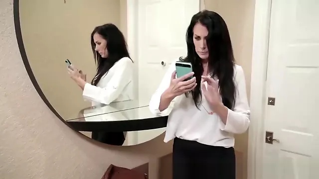 בוגדת בבעל, מילפית בגידה