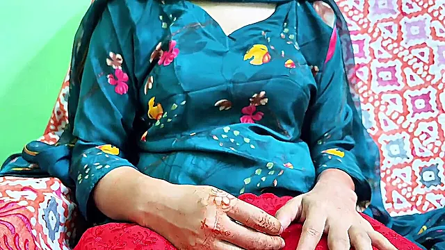 Bangladeshi, aunty