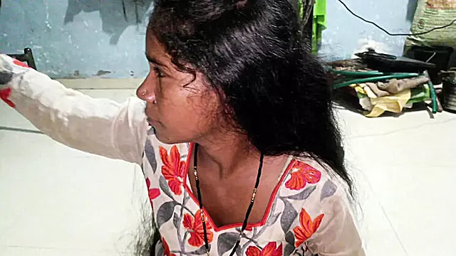 Indian Couple New Video: Husband Wife Fingering and Handjob in HD