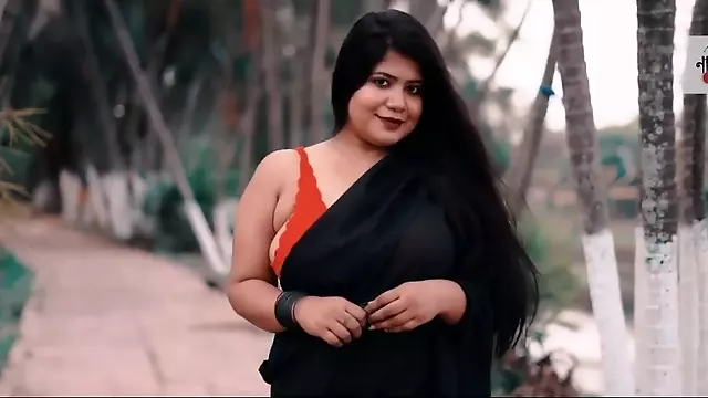 Yekə Göt Yekə Döş, Iri Dosler, Döş Hind, Döş, Hind Model