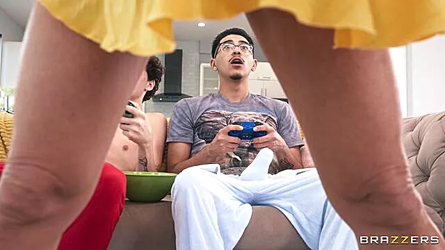 Boyuk Meme Sikmey, Xalaska Iri Dosler, Boobs Penis Big, Sarışın Minet, Sarışın Xalaşka, Döş Arası Minət