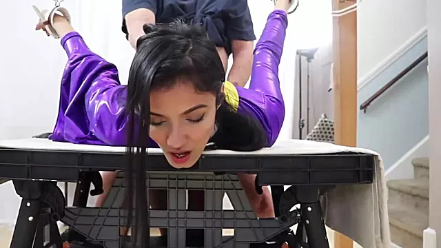 Lizání Kundičky Brunetka, Černovláska Kundu, Orgasmus Ženy, Lízání Mrdky Z Kundy, Kozy, Trojka Orgazmus