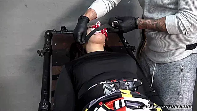 Amateure xtreme fist putain jacule bdsm