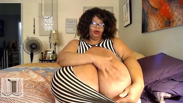 Boubelky Zrale Zeny, Kozy, Solo Žen, Černoši Zralé, Velká Prsa Milf, Černošky Solo, Masivní Juggs