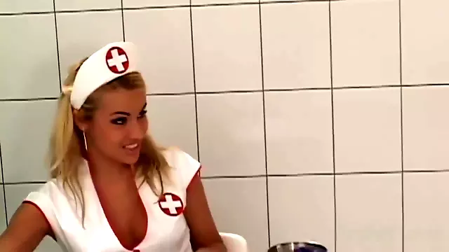 Niewinne Anal, Trojkat Blond, Słodkie Blonde, Blondynki Anal, Wsadzanie Głowy, Trojkat Analny
