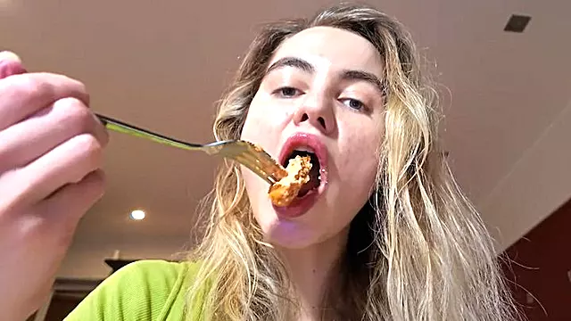 SWALLOW YOUR PRIDE - VORE SLAVE TRAINING