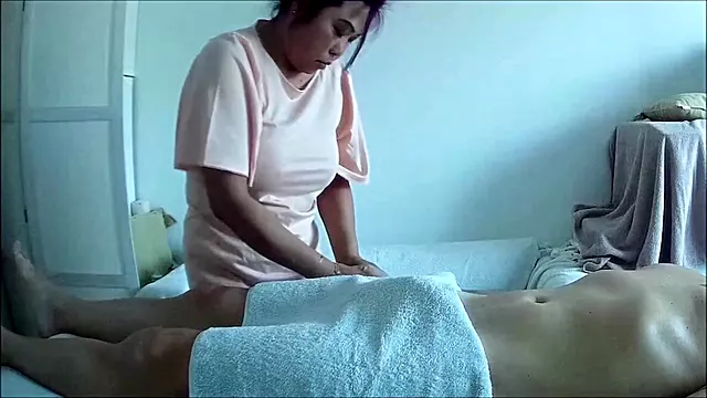 Full Massage with Happy Ending in Asian Massage Parlor