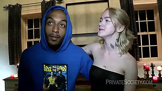 Grosse Interracial, Fantasy Fest, Grosse Muschi Zeigen, Ebenholz Interracial, Schwarze Fotzen Creampie