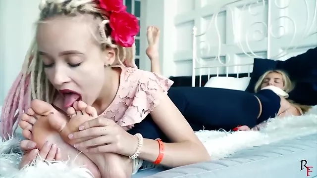 Lesbiske Blondiner, Hd Bdsm Porno, Femdom Bundet, Fodfetish, Bundet Bsdm, Lesbisk Femdom, Fødder