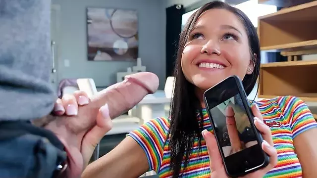 Blowjob Tief, Tief Und Hart, Kehlenfick, Tiefes Oral, Küche Hardcore, Closeup Oral, Flacher Junger Arsch