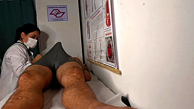 Amateure Handjob, Grosser Schwanz Wichsen, Brünett Nurse, Beharter Riesen Schwanz, Grosser Penis Handjob