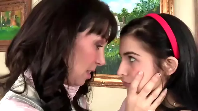 Mladý A Zralá, Milf Lesbičky, Trojka Zrale, Lesbičky Masturbace, Staré Lesby, Zralé Lesbičky Masturbace