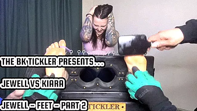 JEWELL VS KIARA - JEWELL - FEET - PART 2