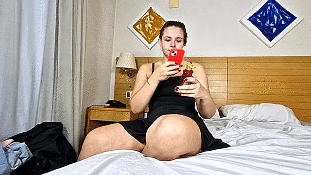 TWO HUGE BUTTS FUCKING GABRIELA'S FACE - BY BELLA CRUEL AND THAY FLORES - FULL CLIP