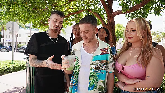 Zoey Uso's Morning Rush Ignites in Blonde Blowjob Bliss