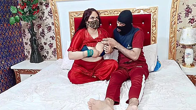 Beautiful Pakistani Milf With Huge Boobs Romantic Sex With Her Boyfriend