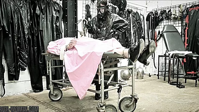 Sklavin Fesseln, Sklavin In Ketten, Hart Gefesselt, Female Domination, Frauengefängnis, Von Damen Sklave