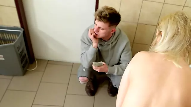 Babe, Blondine Blowjob, Blondine, Hardcore Blondiner, Hård Blowjob, Tyk Hardcore, Smæk, Bagfra Og Forfra