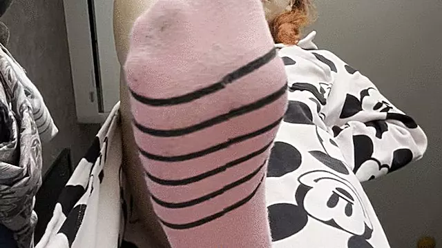Frauen Füße, Mistress Feet Fetisch, Füße Demütigung, Fussherrin, Female Domination, Femdom Erniedrigung