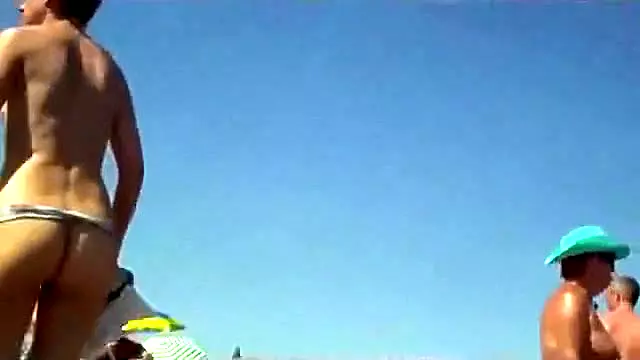 Amatrice En Public, Echangiste Amateur, Plage Public, Voyeur Plage, Sexe Plage Cap D'agde