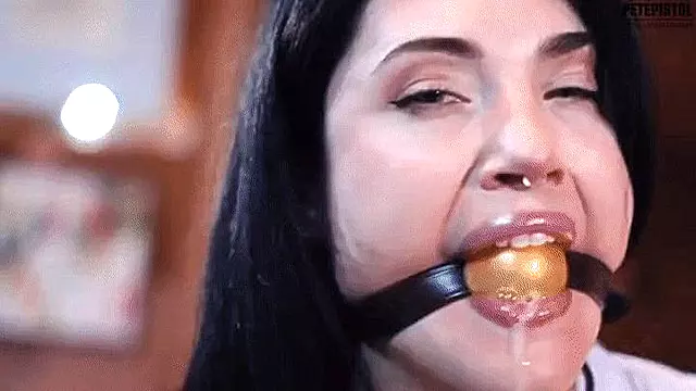 Američke Lepotice, Vezanje Muda, Bluza Vezana, Svezana Za Stolicu, Najlonke Bondage, Zrele Zene U Tajicama