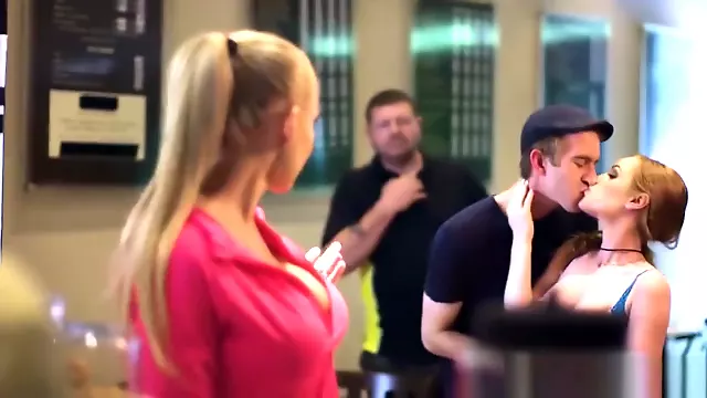 Genç Üçlü, Milf Genç
