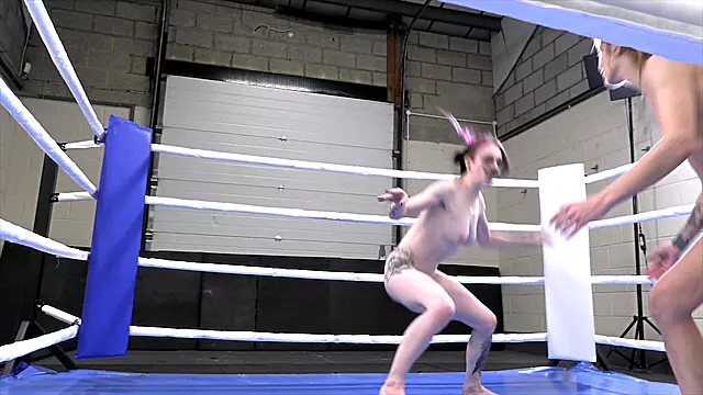 Lezbejke Britanski, Borba Lezbejki Video, Guranje Prsta Lezbe, Lezbe Milf