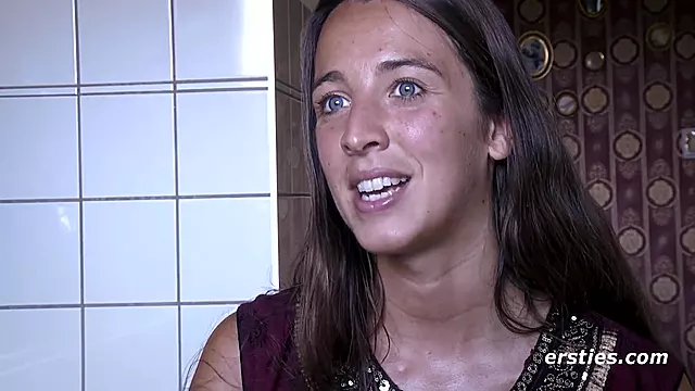 Krupne Zene Solo, Velika Picka, Jebanje Zene Prstom, Solo Matorke, Prst U Pici, Solo Picke, Guranje Sake U Picku
