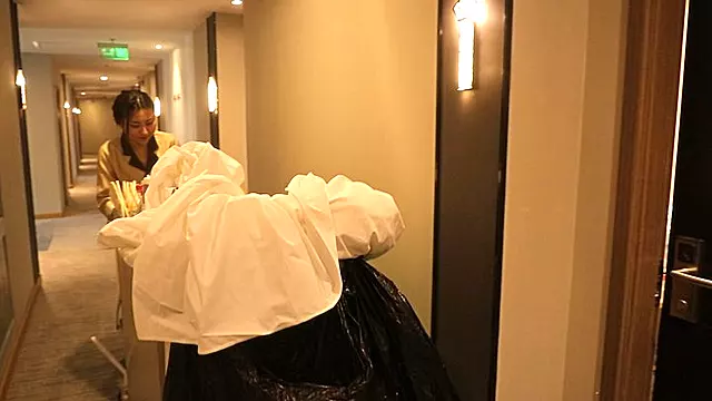 Asijské Chodidla, Čína, Fetis Nohy, Lízání Noh, Spoceny Nohy, Lechtani Nohou, Uctivani Nohou, Hotel Uklizecka