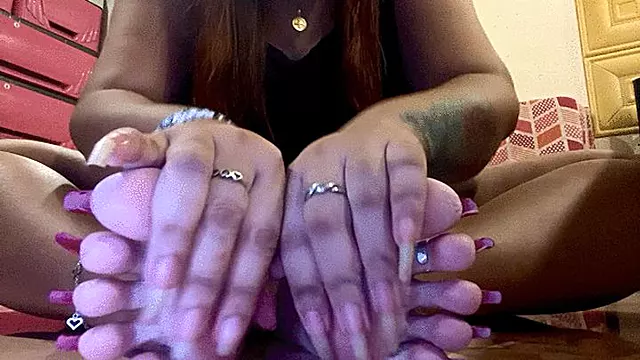 Dildo Longo, Videos Longos, Unhas Longas