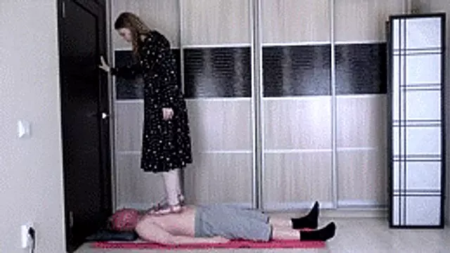 Renee - sandals trampling Full HD