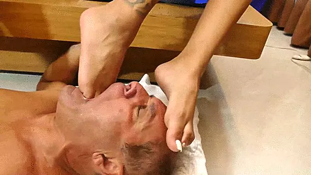 Dirty Foot Worhsip, Dreckige Sohlen, Füße, Fuss Sohlen Ficken, Fuss Im Mund, Von Damen Sklave