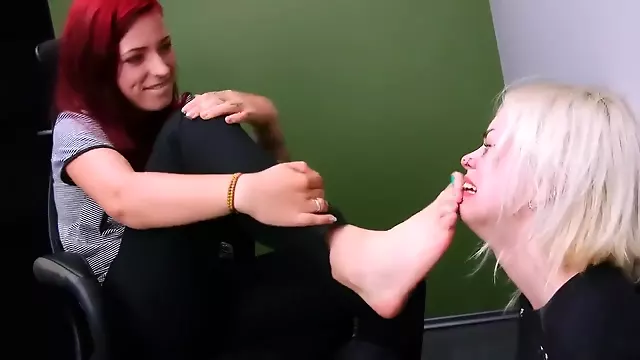 Rob Fetis, Stare Foot Fetish, Rob Stopala, Fetis Na Stopalu, Drkanje Nogama, Fetiš Grubo, Feet Tinejdzerke