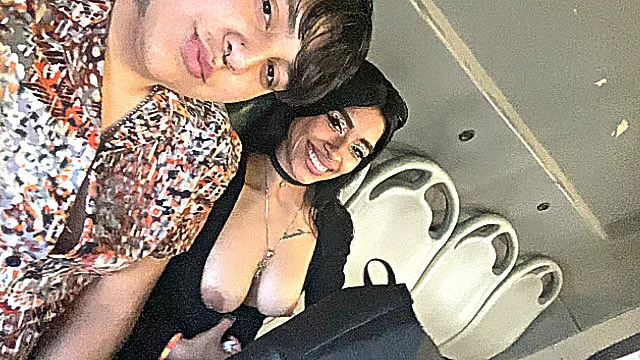 Chicas De 18 Años, 18 Años, Publico Anal, Eyaculaciones En Publico, Corrida En El Coño, Vagina Eyaculando Cremoso
