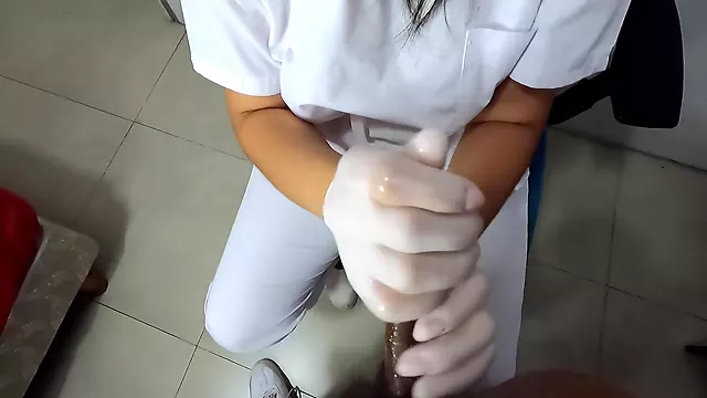 Amateur Fetisch, Pflegerin Amateur, Brünette Abspritzen, Brünett Handjob, Brünett Nurse, Handjob Abspritzen