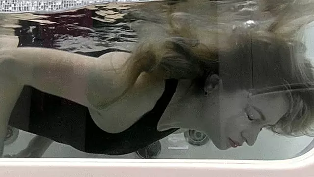 Showing swing beautifully hair in the water MP4 FULL HD 1080p