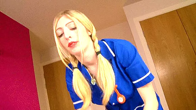 Svrsio U Nju Milf, Muz Gleda, Rogonja Za Moju Zenu, Ponizavanj Rogonje, Cuckold Mature Zene