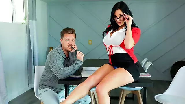Prsata Brunetka, Zezadu, Hrdlo, Mimozenštan, Znas, Sexi Ten Handjob, Dohola Píča, Sexy Prsa, Honeni