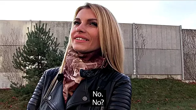 Blonde Draußen, Blasen Und Abspritzen, Kotzen, Blowjob In Leder, Schönheit, Draussen, Im Freien