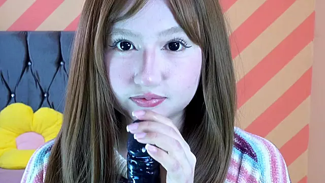 18 Ans, Asiatique Gode, Asiatique Tongue, Beauté Japonaise, Elle Suce Des Bites Devant Son Copain