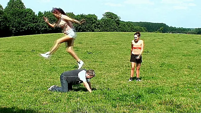Fetisch Domination, Fetisch Sklavin, Sneaker Trampel