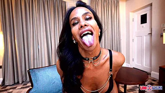 Cycki, Blacked I Duze Cycki, Duze Cycki Przebieranki, Shemale Duze Cycki, Czarne Solo, Solo Brunetki