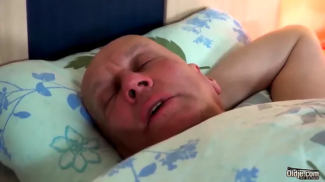 Grubo Pusenje Kurca, Pusenje Kurca Tinejdzeri, Svršavanje Teen, Mlade, Deda Jebe Mladu, Djed