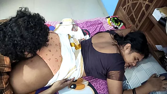 बाल वाली चुत फोटोHd, इंडियन Couple, हनीमुन कि रात देसी, योनि चाटने Desi, देसी रोमांस, चुत की पहली चुदाई