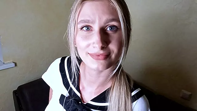 Blond Velká Prsa, Velke Pero V Zadku, Blond Na Kozy, Vystriky Na Kozy, Tit Kurva Čurák, Ženské Výstřiky