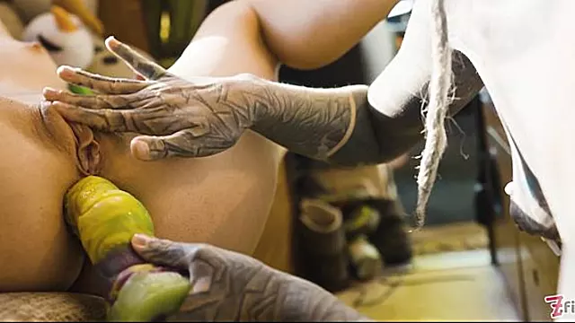 Blooming Anuskatzz and Lily Lu's dreadlock girl dirt