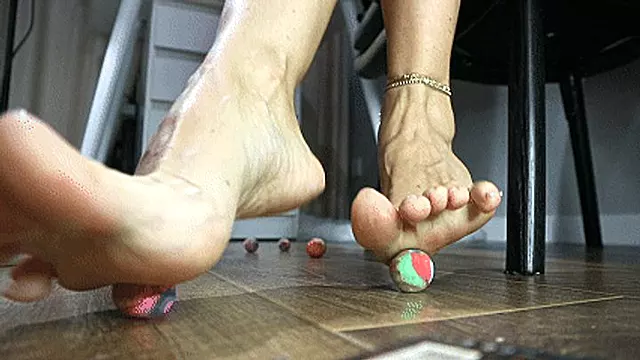 Foot play and crush mini balls