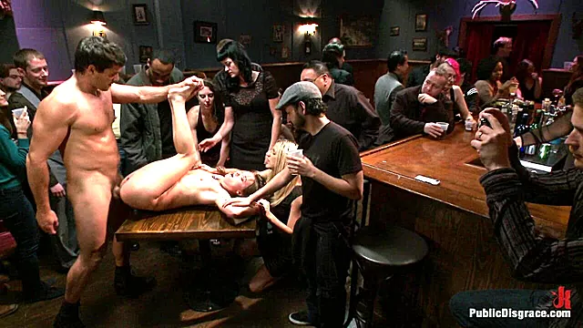 Tief Anal Hart, Kehle Und Anal, Brunette Pornostar, Tief Fisten, Tief Und Hart, Kehlenfick, Harcore Deep Throat