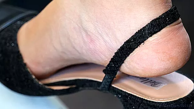 Foot fetish admiration, mature hot feet and sexy sandals, feet and heel skin texture details