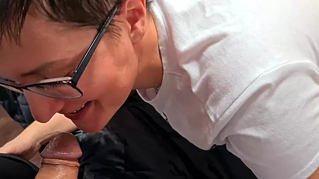 Brunette Großer Busen, Hart Grosse Titten, Reife Blowjob Cumshot, Sperma Ins Gesicht, Die Geilsten Deutschen Amateur